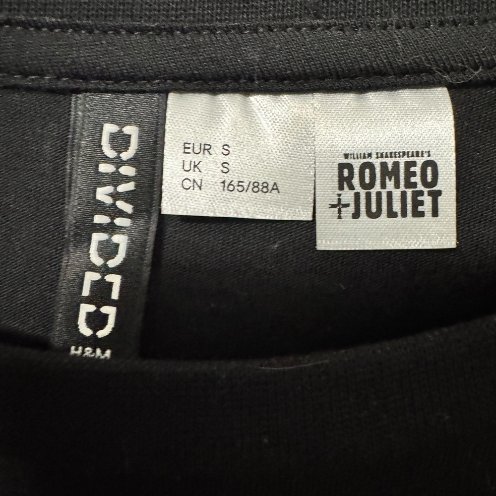 DIVIDED | Black Romeo & Juliet Graphic Tee - Picture 2 of 2